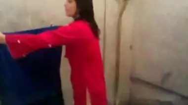 Desi hot girl showing her nude