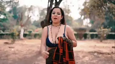 Big boobs model Tiyasha photoshoot video – 1