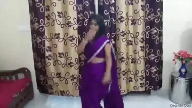 Shivani thakur hot navel show