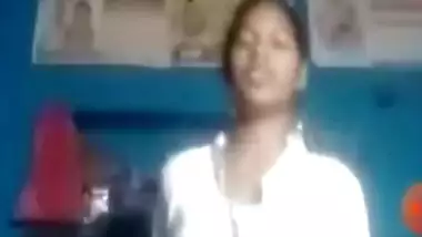 Desi Girl Shows her Boobs and Fucked