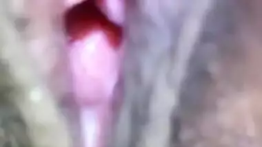 Indian female needs her boyfriend to film close-up porn of her cherry