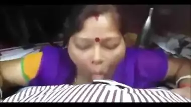 Desi maid aunty secret blowjob to office boss