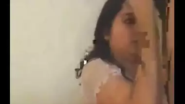 Indian MILF Gives Awesome Handjob