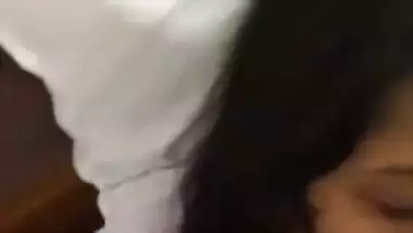 Srilankan girl moaning sex video with boyfriend in hotel