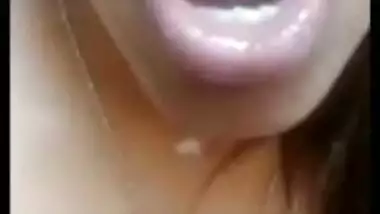 Horny Tamil babe fingering vagina video