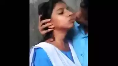 Nude desi girl’s college romance with her BF