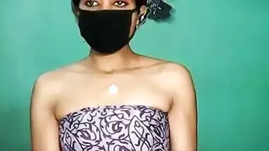 Amateur Desi Camgirl showing pussy on live webcam chat