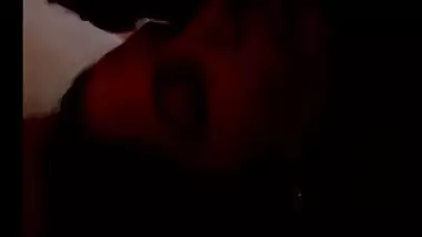 Mumbai hot bhabhi Pushpa’s desi porn clip