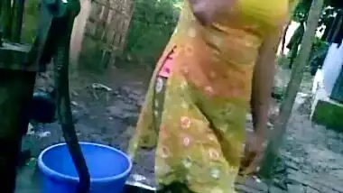 Xxx Porn Bangla Desi Shameless Village Cousin Nupur Bathing Outdoor indian  porn mov