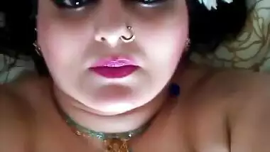 Desi aunty boobs and navel show