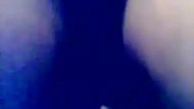 Desi paki Umra jan Selfie for u-first time in bath room