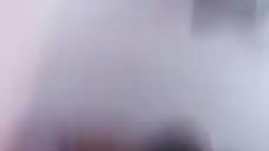 Mature bhabhi showing her boobs to lover on VC