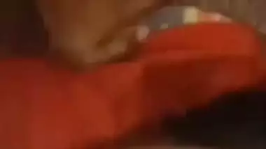 An 18-year-old virgin girl gets fuck in Delhi sex MMS