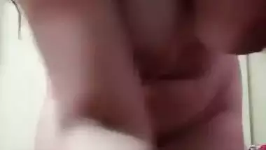 Chashmish Horny girl fingering