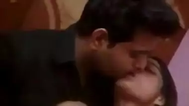 Dewar Romancing with Hot Bhabhi, Squeezing her Boobs… Husband at Work