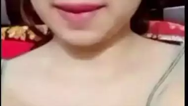 Mast maal boobs show to boyfriend in selfie video