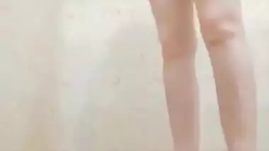 Hairy pussy Paki Girl masturbating hard on cam