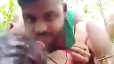 Trapping desi village girl and fucking her outdoor MMS