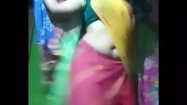 Hot marwadi wife amisa gupta erotic navel show.