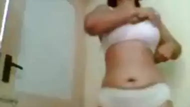 Desi mallu aunty