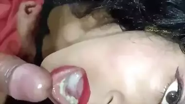Sexy Desi Bhabhi Blowjob