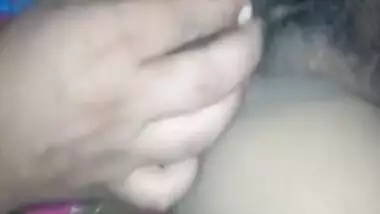 Desi girl nude body pressed