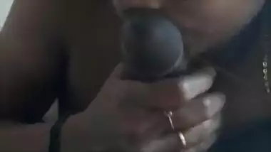 Desi girl giving blowjob and handjob part 1